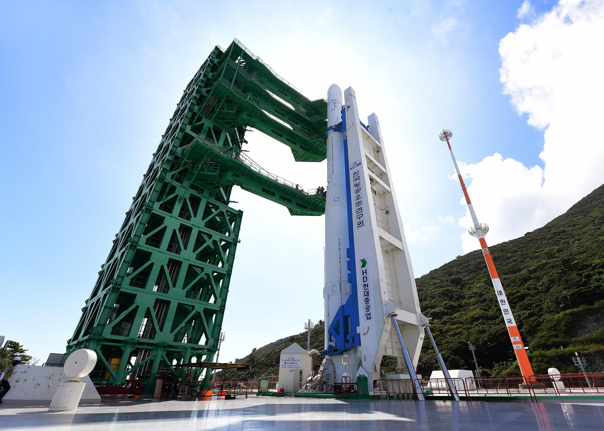 누리호 4차, 첫 새벽비행 나선다