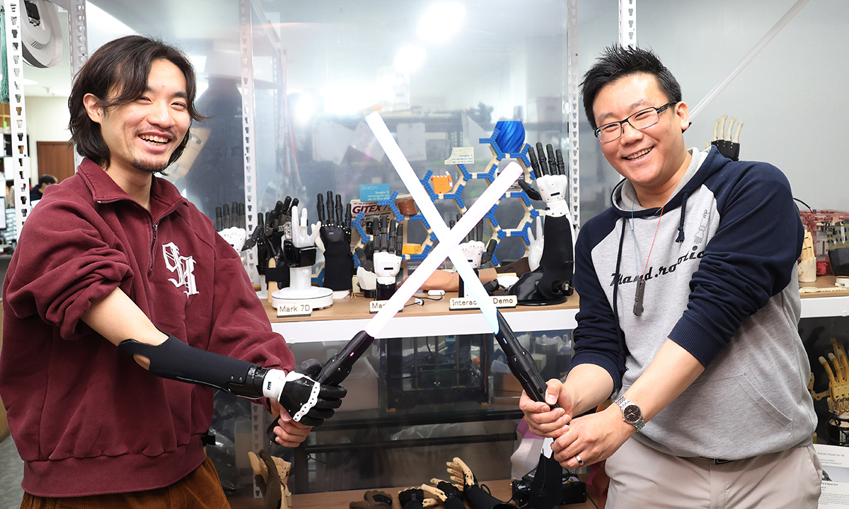 손목 움직임까지 구현한 ‘전자 의수’… “골프 스윙도 됩니다”