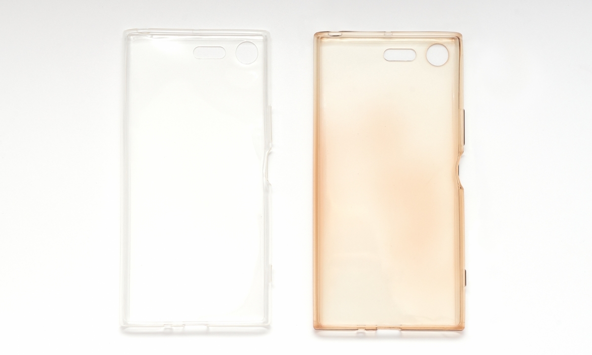 “내 손때 아니었네?”…투명 폰케이스가 ‘카레색’ 된 뜻밖의 주범