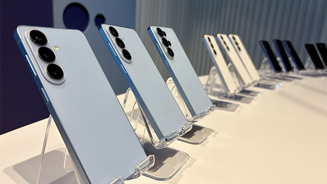 갤럭시·아이폰 장벽 드디어 열린다…삼성, ‘에어드롭’ 호환 기능 도입