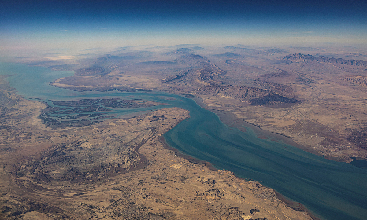“해협은 열려도 비용은 남는다”… 호르무즈 해협 재개돼도 유가·산업 전방위 충격