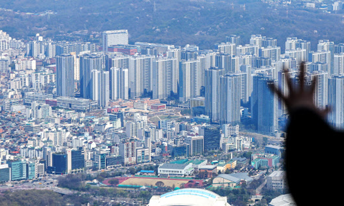 서울 아파트 낙찰가율 6개월 만에 100% 밑돌아…고가 주택 ‘급락’