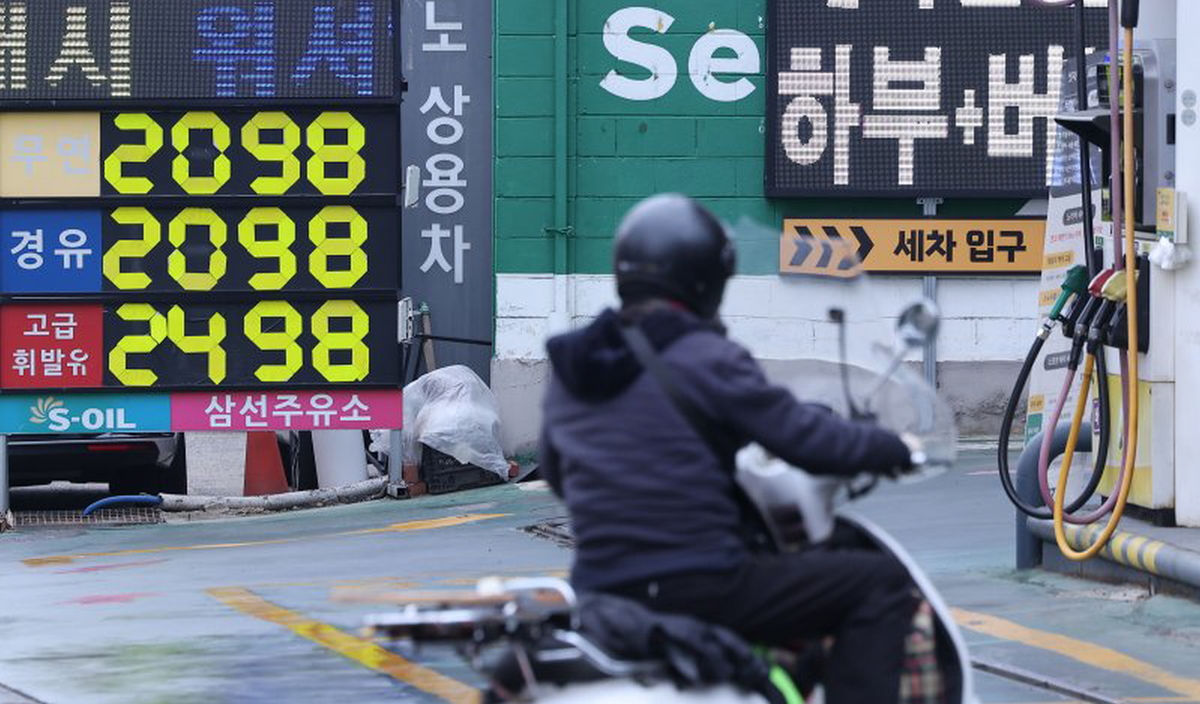 “가득이요” 사라진 주유소…2000원 돌파, 3500만명 ‘고유가 지원금’ 받는다