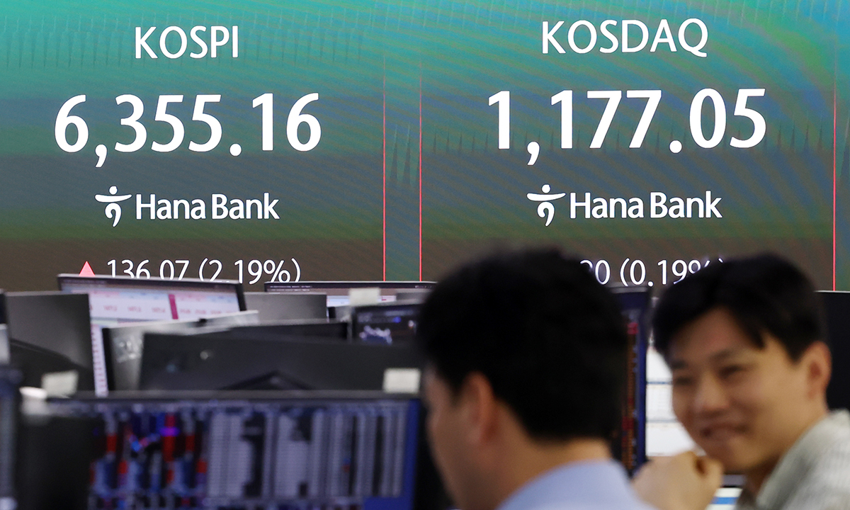 ‘22만전자’·‘121만닉스’…코스피, 장중 역대 최고치 경신