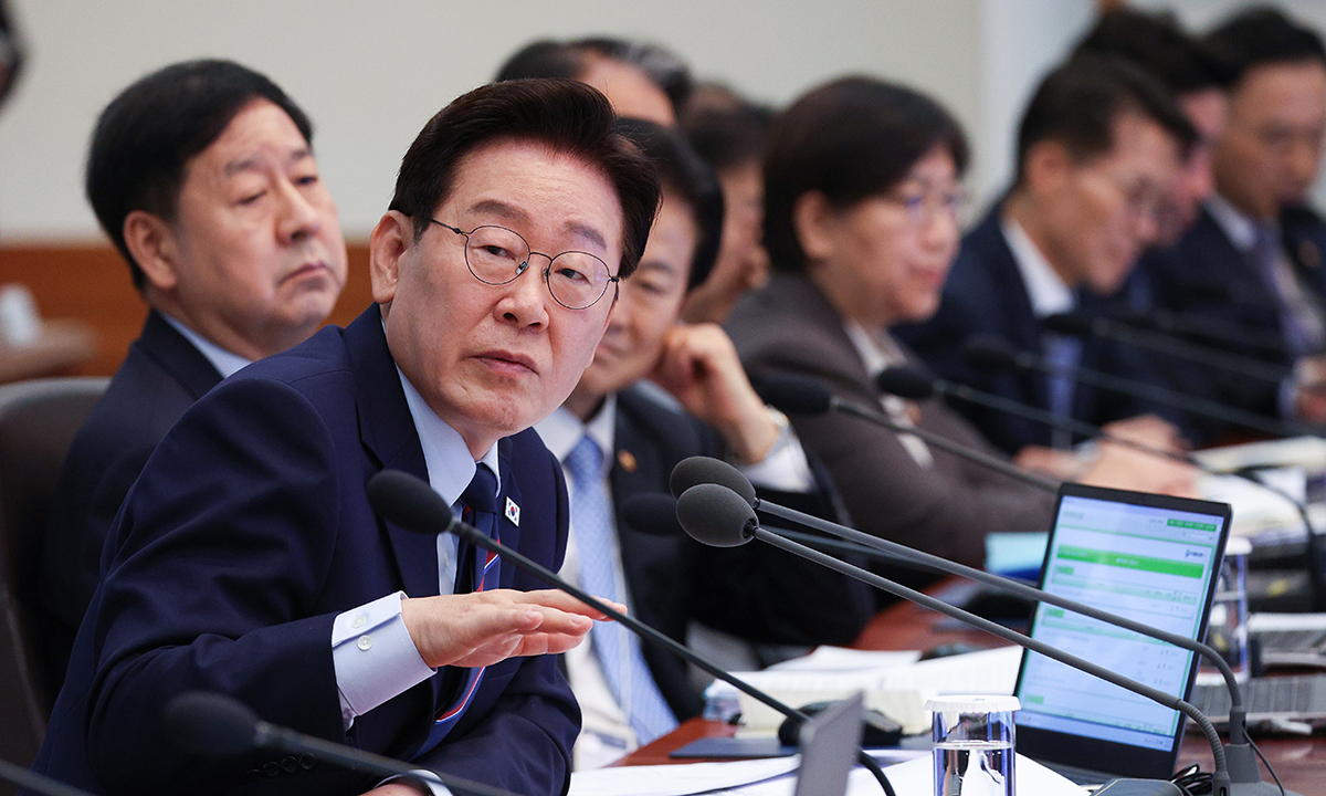 李대통령 “포퓰리즘 긴축 안 돼… 지금은 투자할 때”