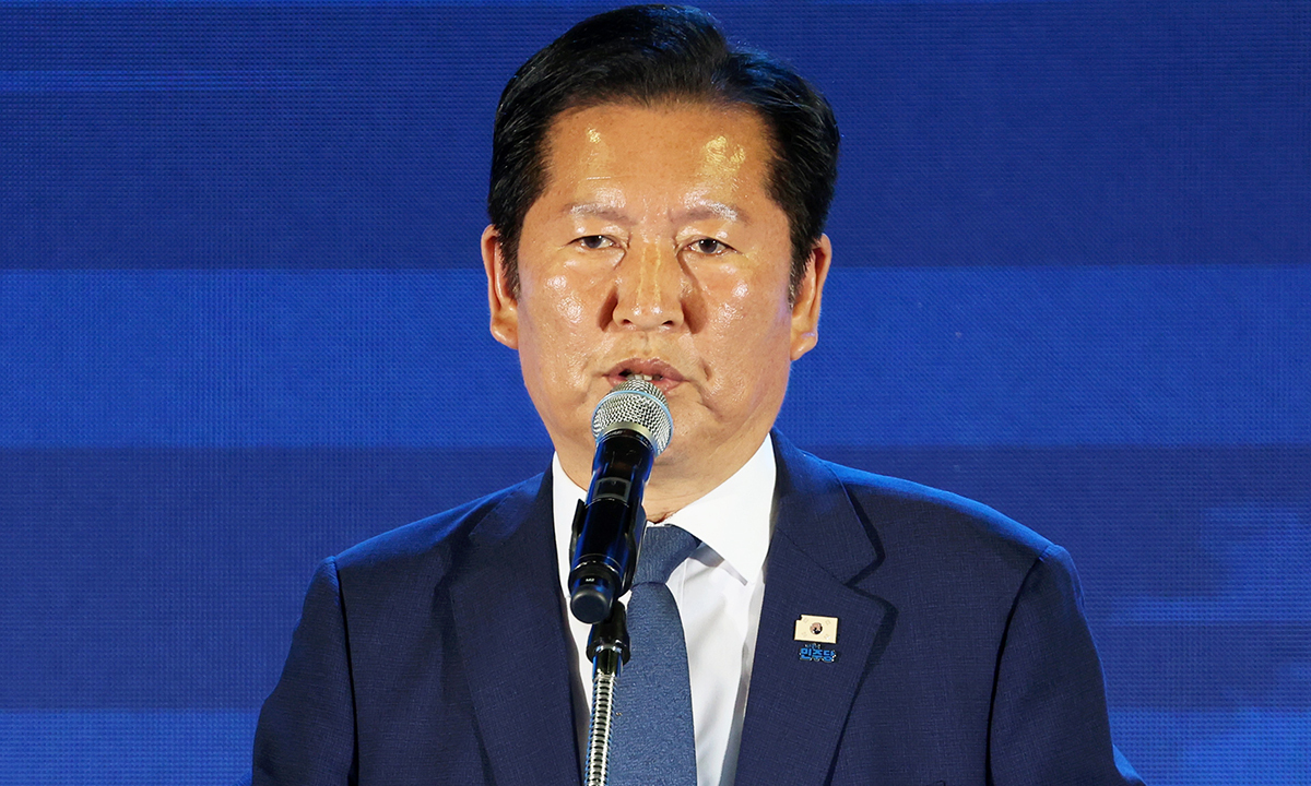 [투데이여의도스케치] ‘텃밭 사수’ 정청래 “히말라야산맥 같은 당에 있어야 승리”…‘광폭 행보’ 장동혁 “충청에서 국힘 지켜달라”