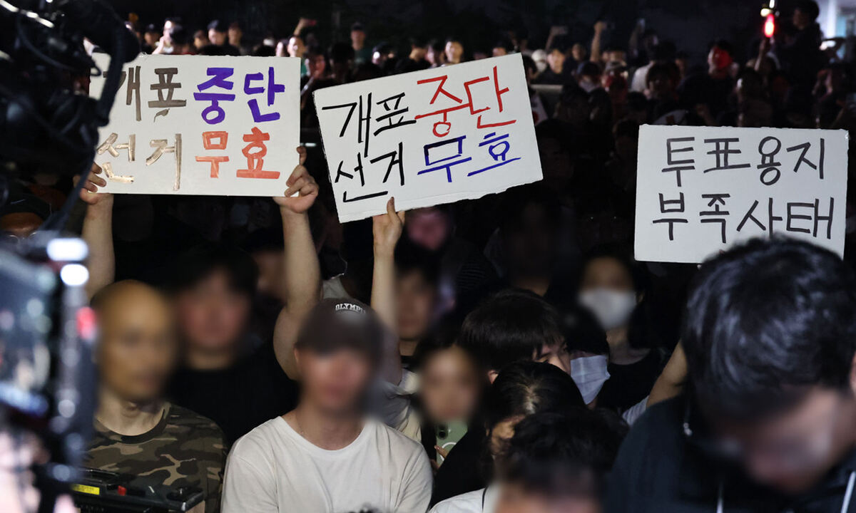 투표소에서 개표소 봉쇄까지<br>'투표지 부족 시위' 재구성