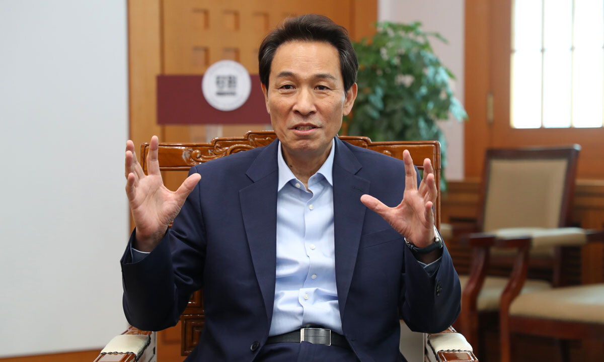 우상호 강원도지사 “대기업 유치… 살기 좋은 강원 만들 것” [민선 9기 광역단체장에게 듣는다]