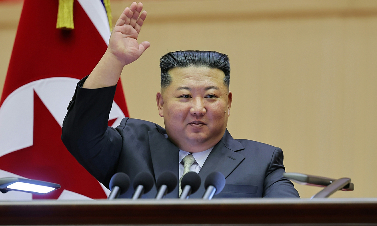 北 노동당 규약서 ‘통일·민족’ 삭제…김정은 권한은 구체화 [북*마크]
