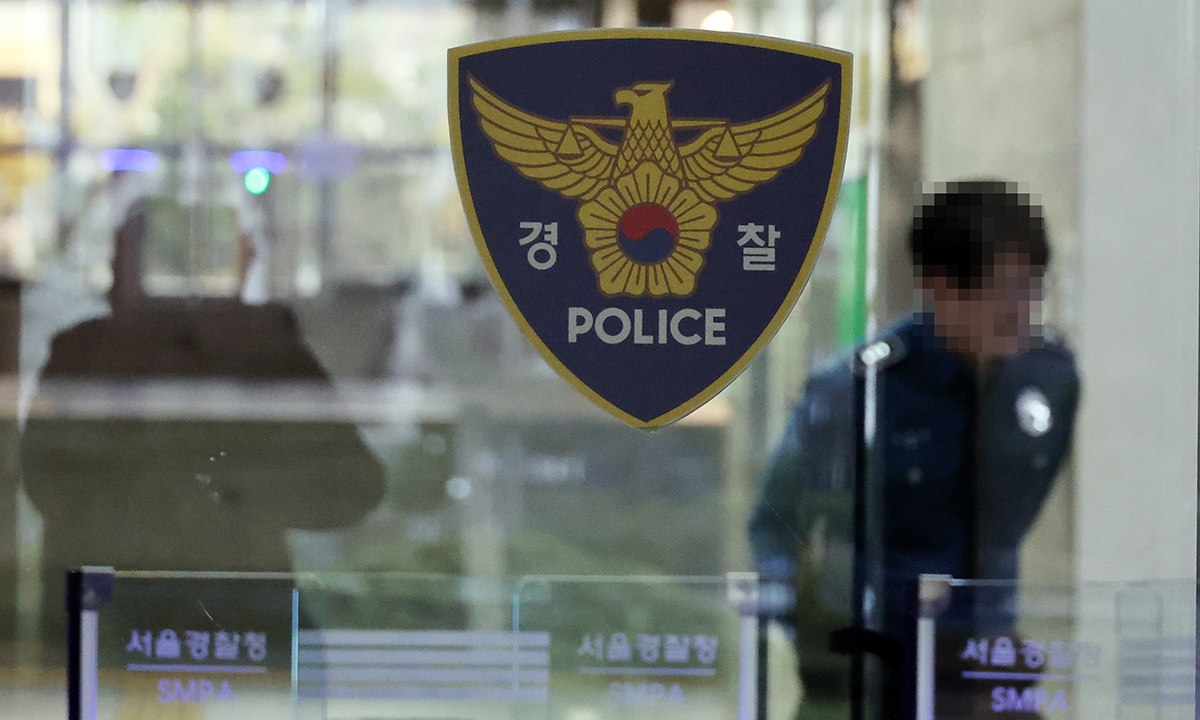 심야 술 취한 승객 휴대폰 훔쳐 해외에 판 일당 구속 송치