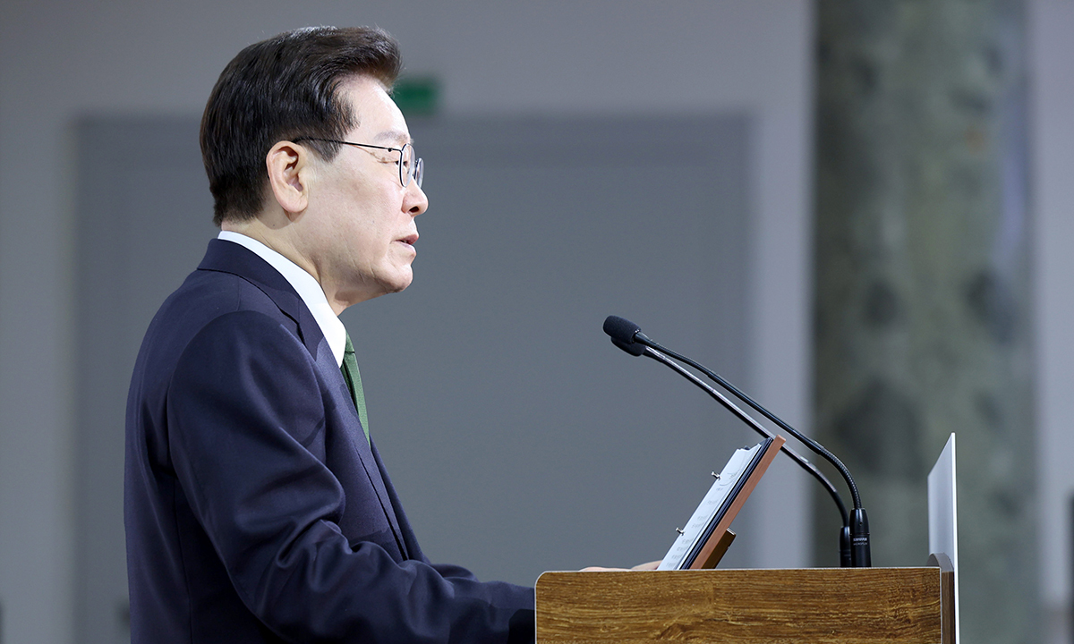 李 “제 임기, 헌법상 명확히 제한돼 있어”