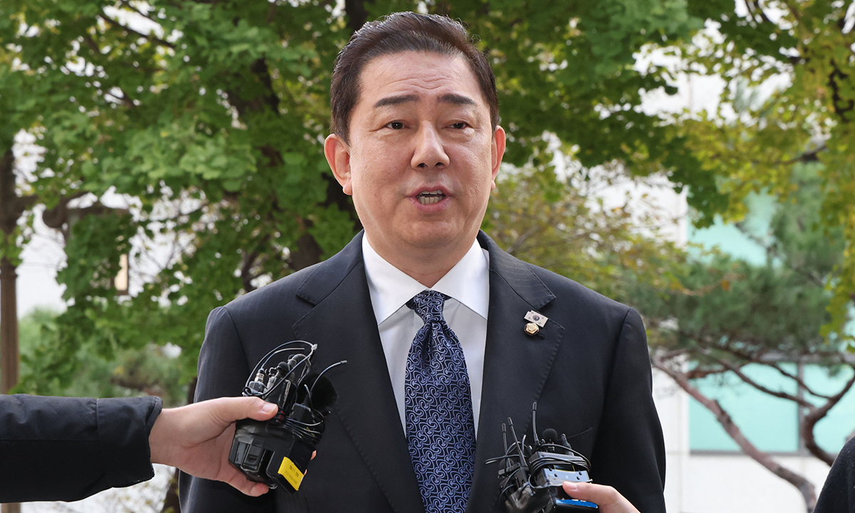 김병기, 영장 반려 50일 만에 경찰 출석…“악의와 거짓 점철된 고발”